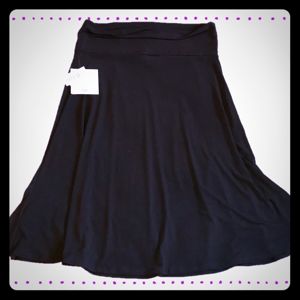 Solid black LuLaRoe Azure skirt